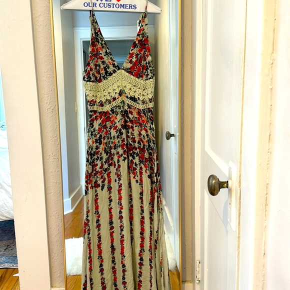 Free People Dresses & Skirts - Free People floral maxi XS